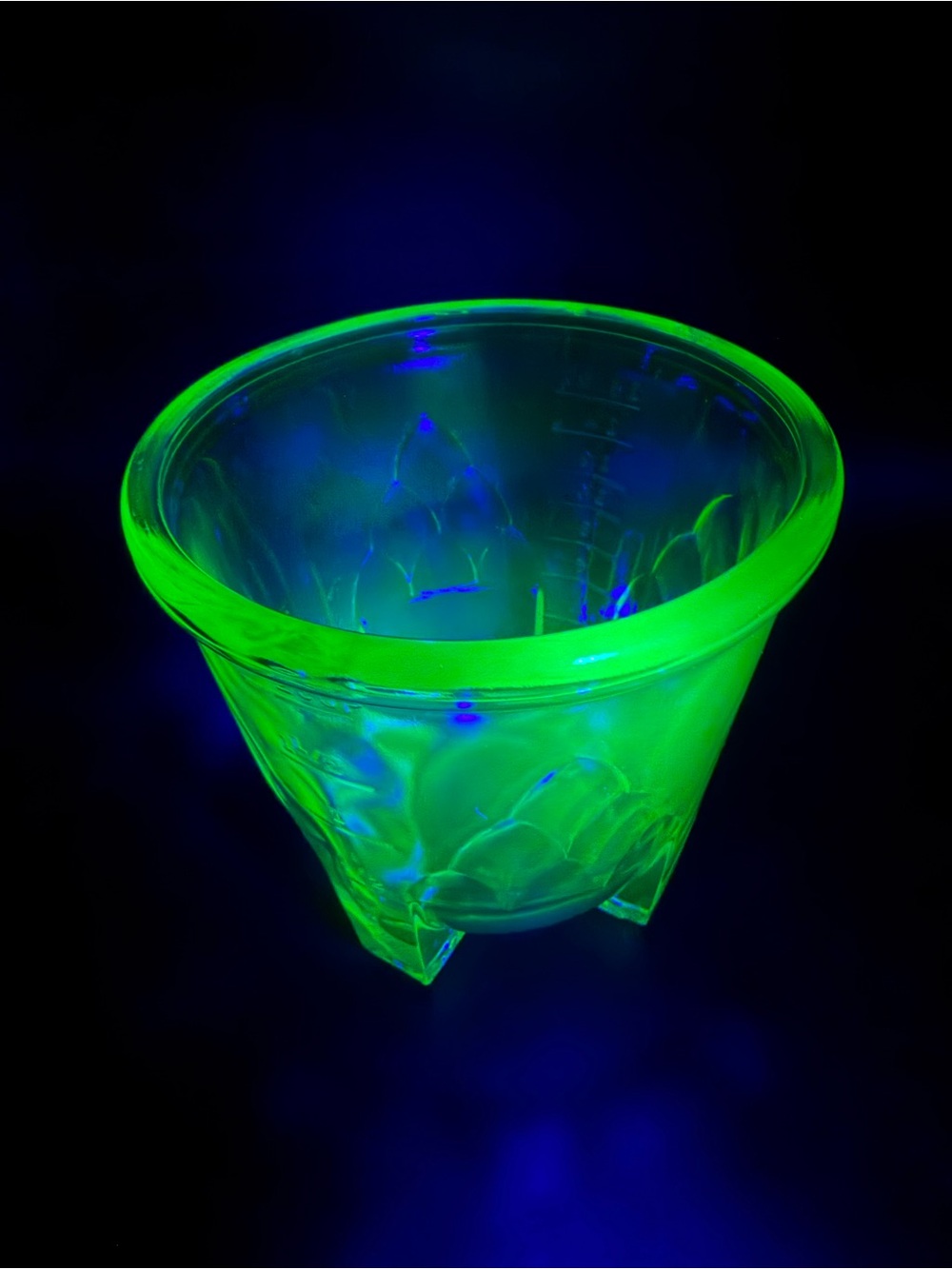 VTG 30’s uranium glass 2 cup mixing jars